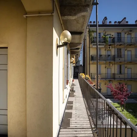 Apartamento Bilocale Vista Naviglio Luminoso E Tranquillo Milão